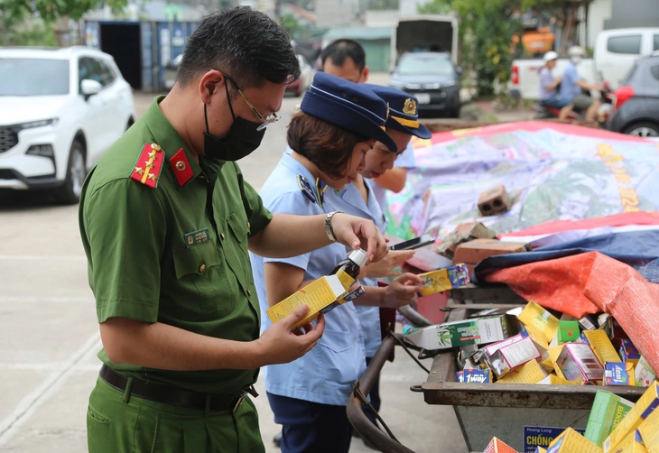 Sau loạt thực phẩm chức năng giả, sữa giả: Khẩn trương sửa Luật An toàn thực phẩm để gỡ vướng